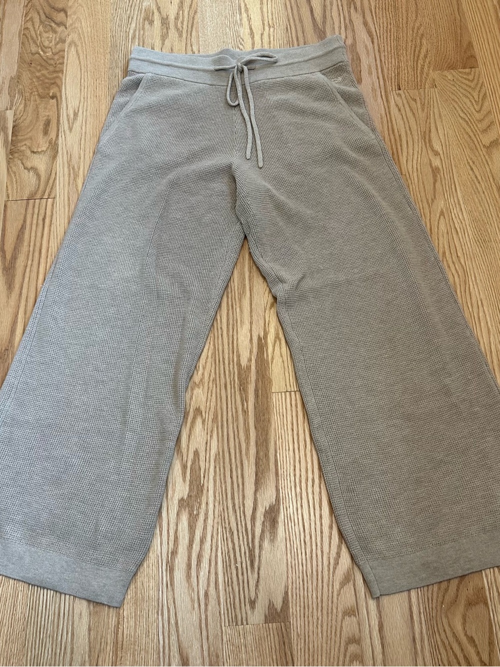 Vineyard Vines Women’s Gray Waffle Knit Pants